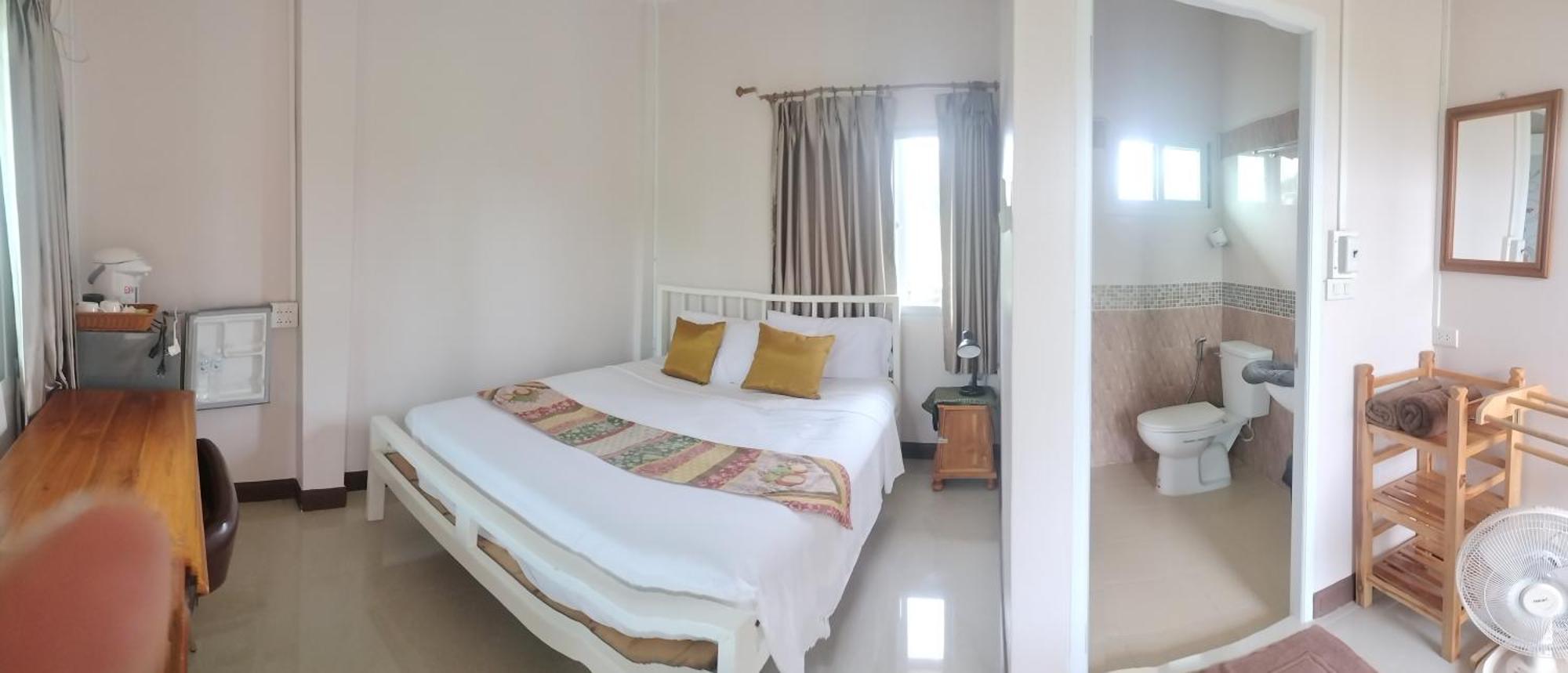 M-Plus Homestay Сукотаи Экстерьер фото